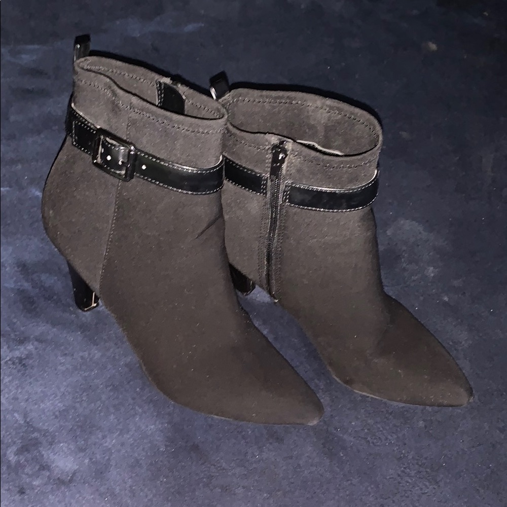 👢 Nickels Dark Ankle Boots with Strap Accent